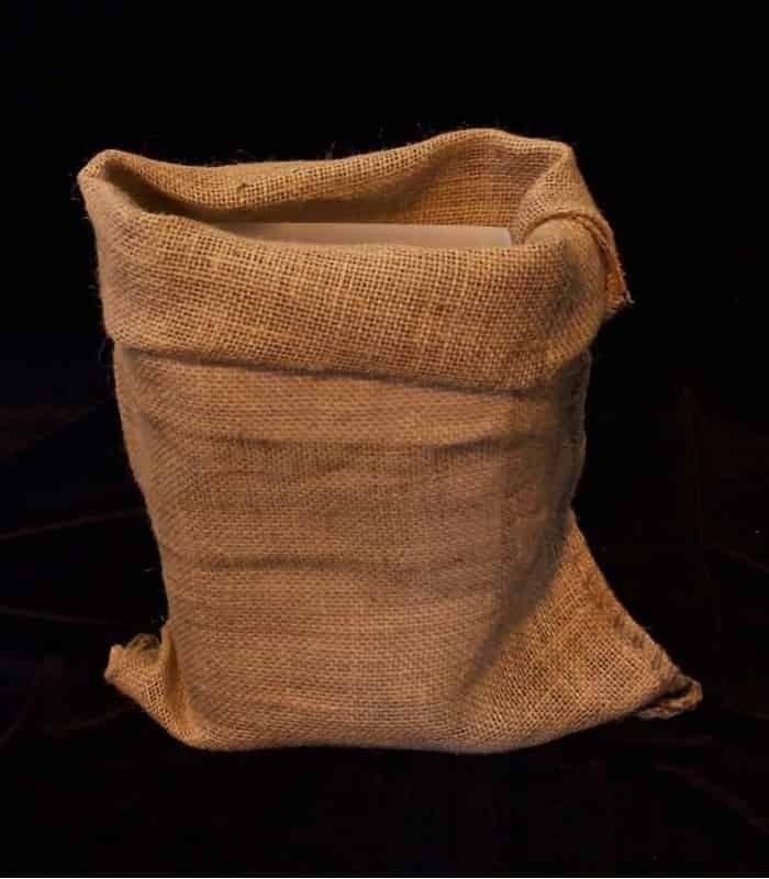 Set of 12 loose-fitting burlap bags