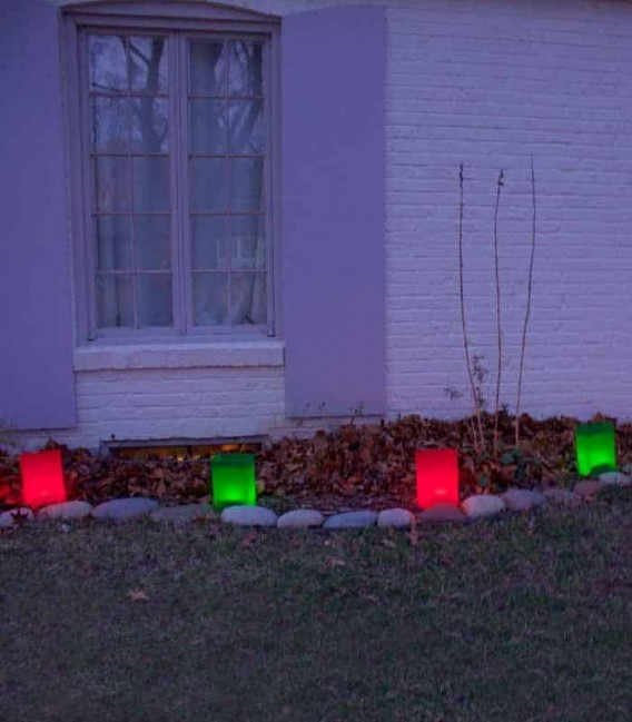 Red & Green Luminaries In Use